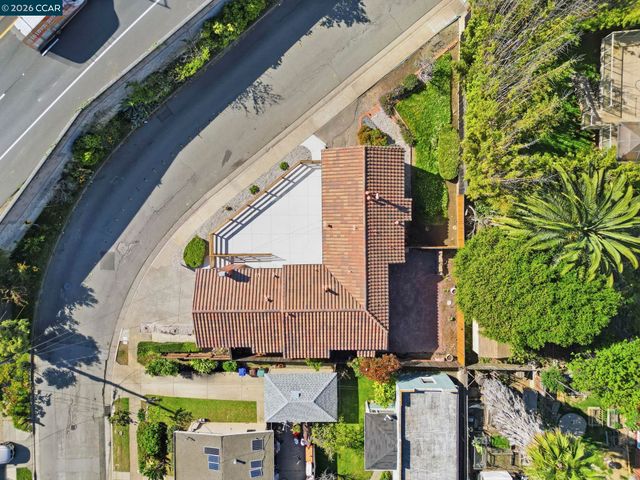 1532 Mariposa St, Richmond, CA 94804