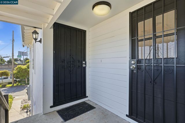 1532 Mariposa St, Richmond, CA 94804