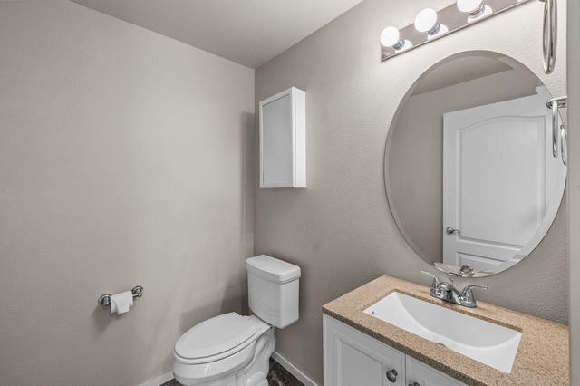 3650 SW 30th Street, Redmond, OR 97756