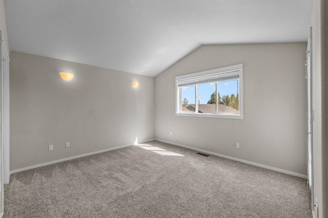 3650 SW 30th Street, Redmond, OR 97756