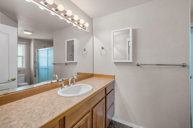 3650 SW 30th Street, Redmond, OR 97756