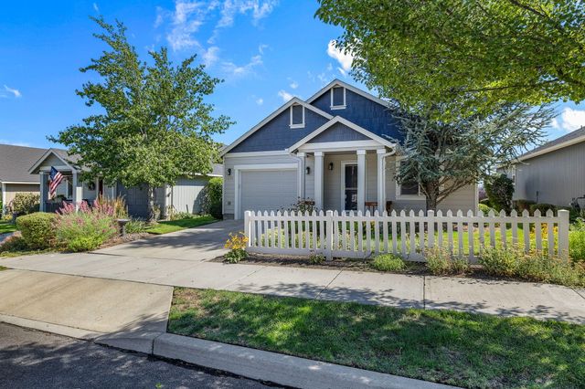 3650 SW 30th Street, Redmond, OR 97756