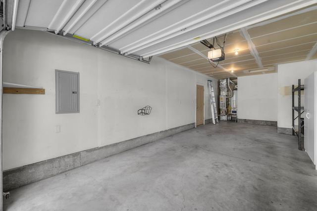 3650 SW 30th Street, Redmond, OR 97756