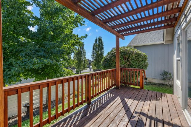 3650 SW 30th Street, Redmond, OR 97756