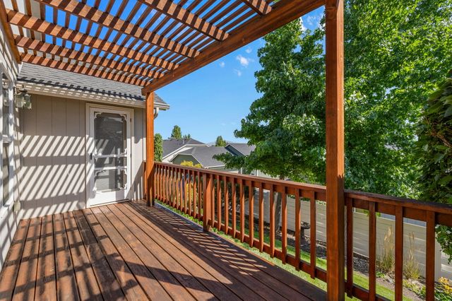 3650 SW 30th Street, Redmond, OR 97756