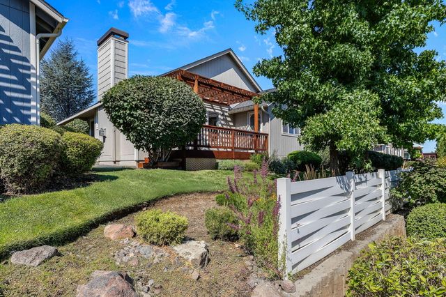 3650 SW 30th Street, Redmond, OR 97756