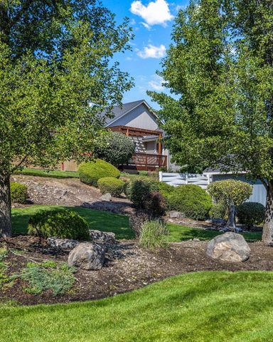 3650 SW 30th Street, Redmond, OR 97756