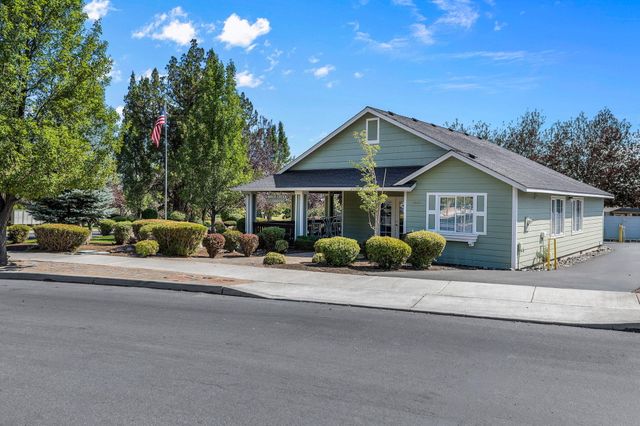 3650 SW 30th Street, Redmond, OR 97756