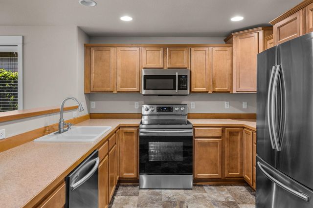 3650 SW 30th Street, Redmond, OR 97756