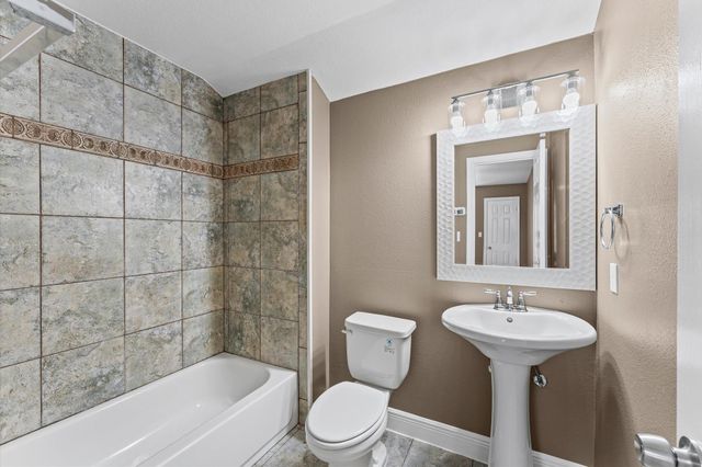 5646 Belmark Street, Houston, TX 77033