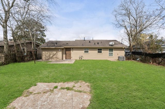 5646 Belmark Street, Houston, TX 77033