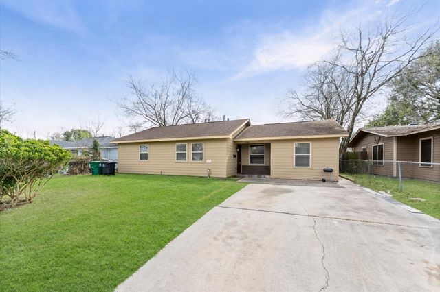 5646 Belmark Street, Houston, TX 77033