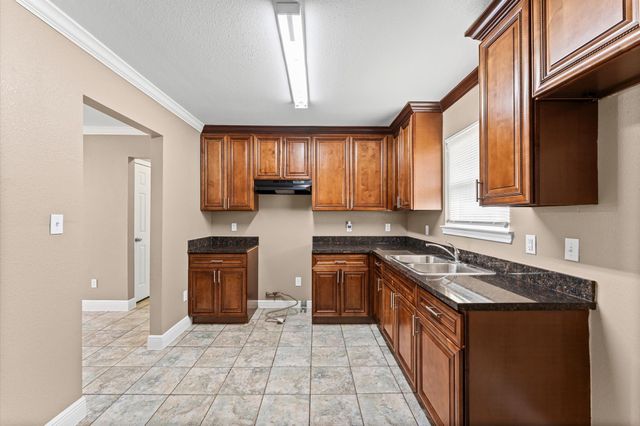 5646 Belmark Street, Houston, TX 77033