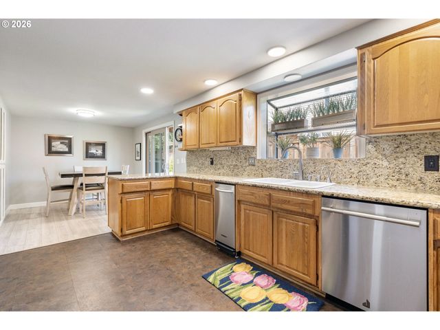 21629 Ne LACHENVIEW Ln, Fairview, OR 97024