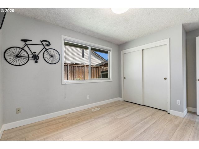 21629 Ne LACHENVIEW Ln, Fairview, OR 97024