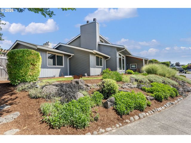 21629 Ne LACHENVIEW Ln, Fairview, OR 97024