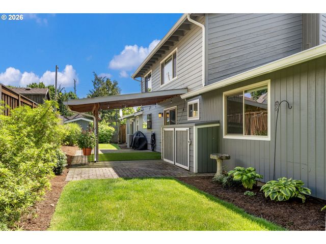 21629 Ne LACHENVIEW Ln, Fairview, OR 97024