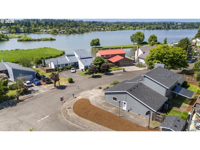 21629 Ne LACHENVIEW Ln, Fairview, OR 97024