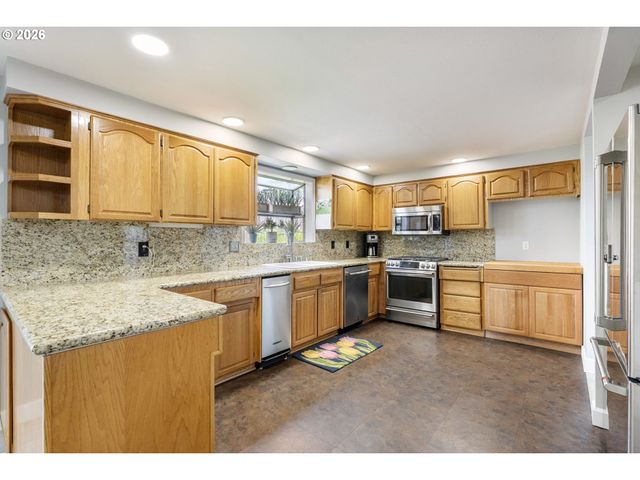 21629 Ne LACHENVIEW Ln, Fairview, OR 97024