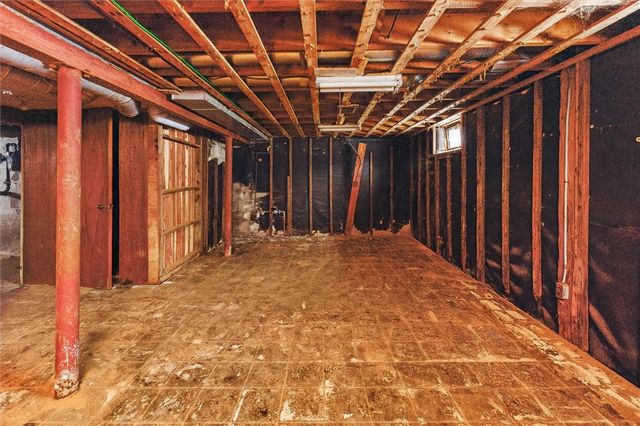 59 Hampshire Drive, Brighton, NY 14618