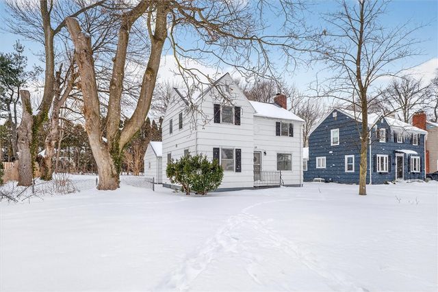 59 Hampshire Drive, Brighton, NY 14618