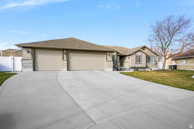 3062 W MEMORIAL CIR, South Jordan, UT 84095