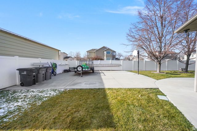 3062 W MEMORIAL CIR, South Jordan, UT 84095