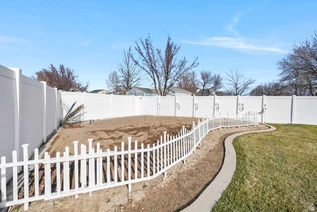 3062 W MEMORIAL CIR, South Jordan, UT 84095