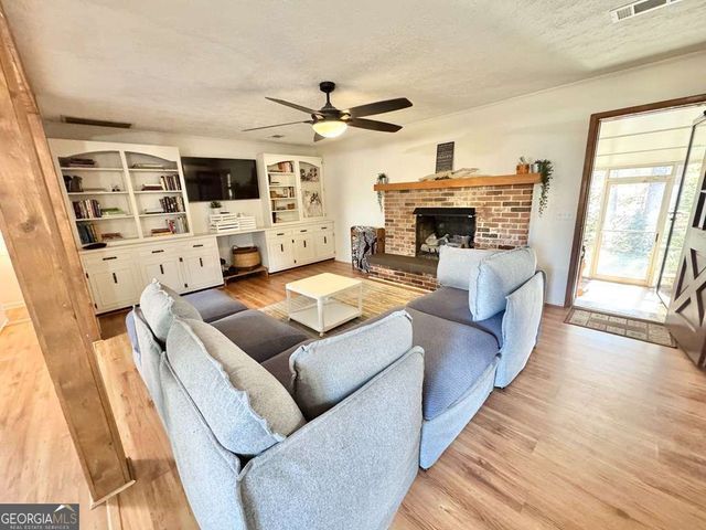 107 Newton Drive, Lyons, GA 30436