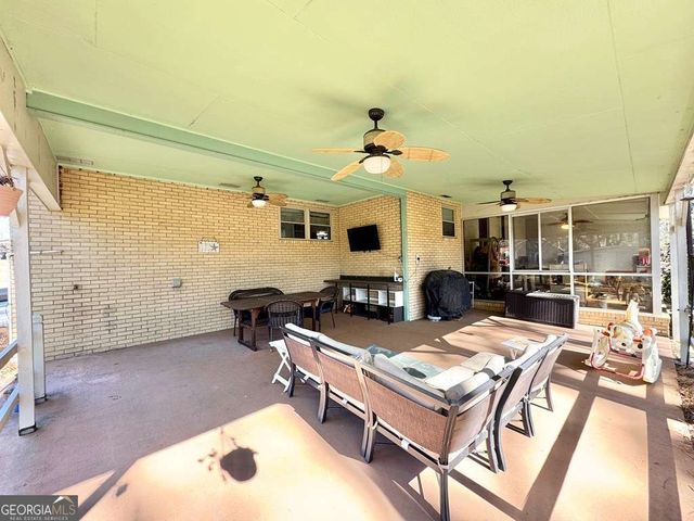 107 Newton Drive, Lyons, GA 30436