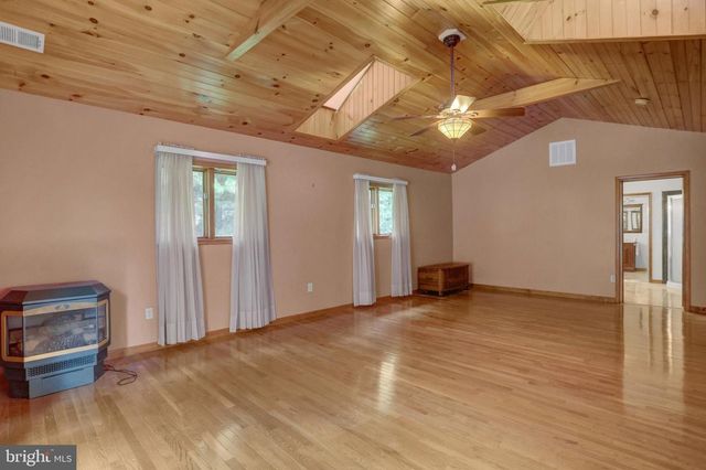 13409 OLD MILL RD, Waynesboro, PA 17268