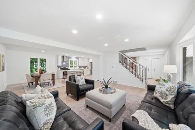 17015 24th Avenue N, Plymouth, MN 55447