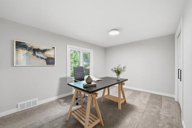 17015 24th Avenue N, Plymouth, MN 55447