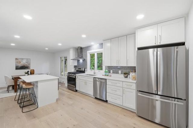 17015 24th Avenue N, Plymouth, MN 55447