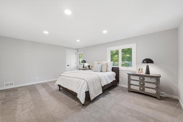 17015 24th Avenue N, Plymouth, MN 55447