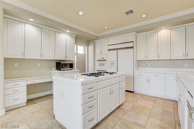 8816 Montagna Drive, Las Vegas, NV 89134