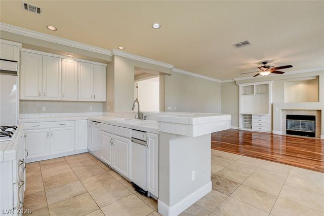 8816 Montagna Drive, Las Vegas, NV 89134