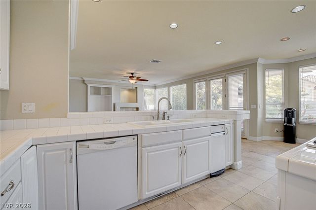 8816 Montagna Drive, Las Vegas, NV 89134