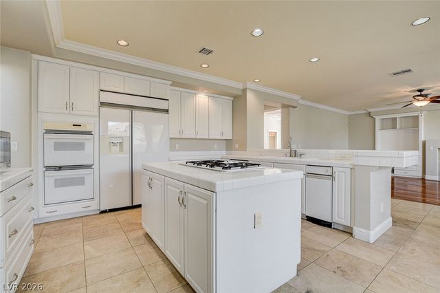 8816 Montagna Drive, Las Vegas, NV 89134
