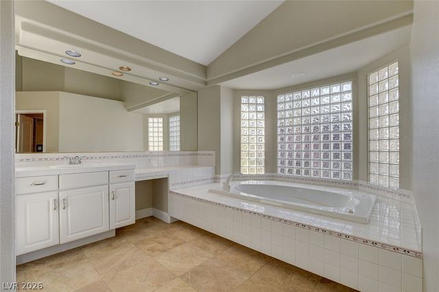 8816 Montagna Drive, Las Vegas, NV 89134
