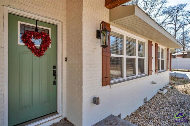 105 pine hill Circle, Byron, GA 31008