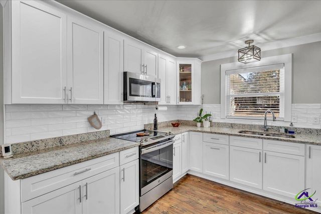 105 pine hill Circle, Byron, GA 31008