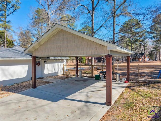 105 pine hill Circle, Byron, GA 31008