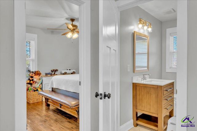 105 pine hill Circle, Byron, GA 31008