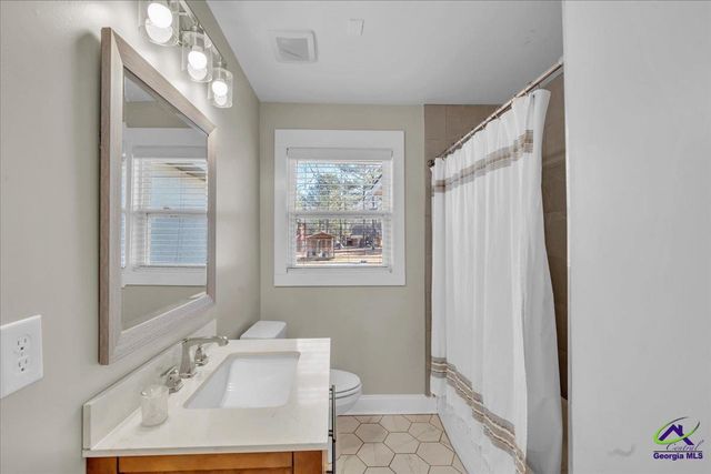 105 pine hill Circle, Byron, GA 31008