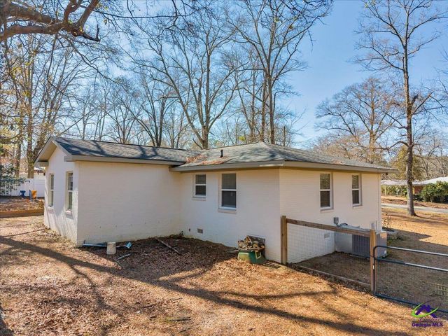 105 pine hill Circle, Byron, GA 31008