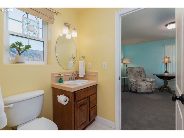 46995 BEACH CREST Dr, Neskowin, OR 97149