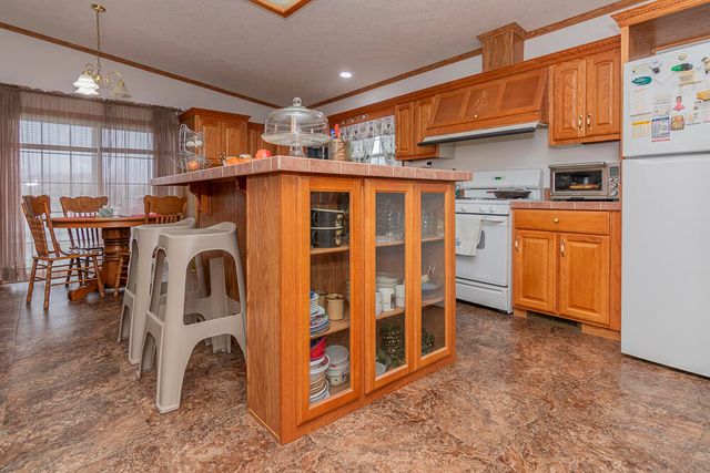 40021 CR 665, Paw Paw, MI 49079