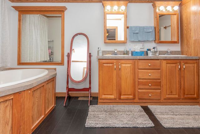 40021 CR 665, Paw Paw, MI 49079