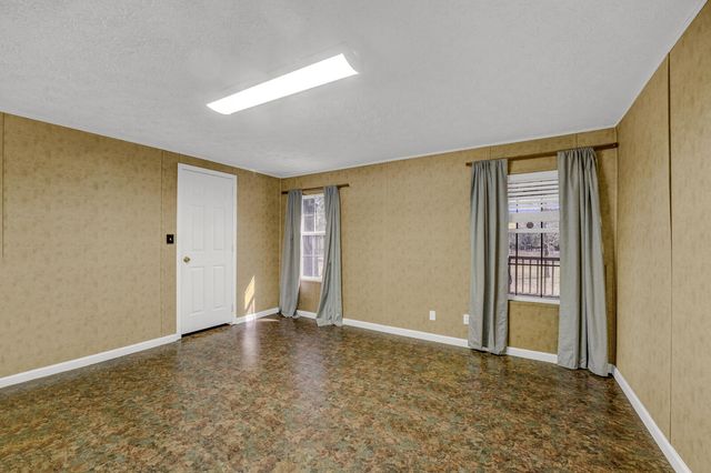 2557 N County Highway 183, Defuniak Springs, FL 32433